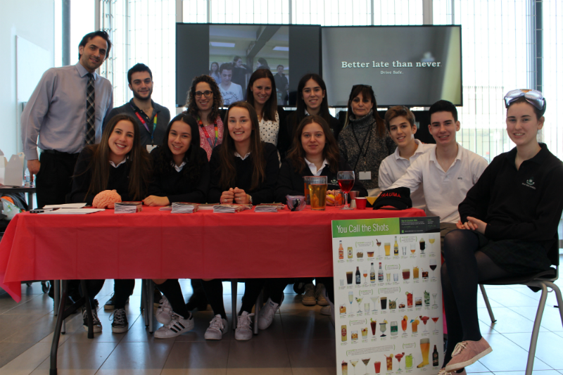 On March 29, the students from Bialik High School who participated in the program showcased their year’s work in the Larry and Cookie Rossy Promenade in front of the Montreal Children’s Hospital. They presented a slide show with photos of all their activities and launched a PSA they created on safe driving. 
